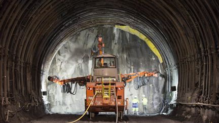 &nbsp; (Les premiers travaux en vue du percement du tunnel sous les Alpes©MAXPPP)