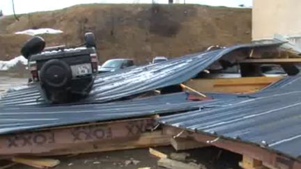 Capture d'&eacute;cran du reportage de France 3 Alpes sur un chalet souffl&eacute; par les vents le 24 d&eacute;cembre 2013. ( FRANCE 3 ALPES)