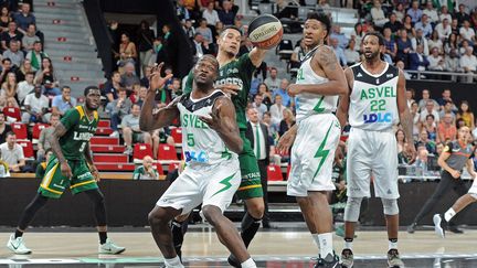 L'Asvel est venu à bout de Limoges lors de la première journée de pro A.  (JOEL PHILIPPON / MAXPPP)