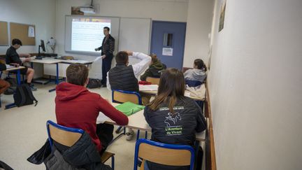 Salle de classe d'un cours de biologie générale au lycée agricole de Contamine-sur-Arve (Haute-Savoie), le 27 mars 2023. (ANTOINE BOUREAU / HANS LUCAS / AFP)