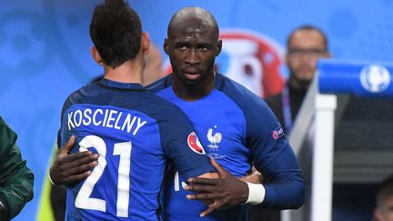 Eliaquim Mangala remplace Laurent Koscielny en quarts de finale des Bleus contre l'Islande lors de l'Euro 2016 (PETER KNEFFEL / DPA)