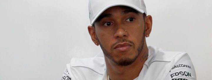 Le pilote britannique Lewis Hamilton participe à une conférence de presse, le 28 septembre 2017, à Sepang (Malaisie). (EDGAR SU / REUTERS)