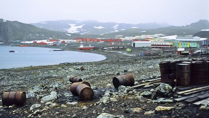 Base russe de&nbsp;Bellinghausen sur l'île du Roi-George. (K. WOTHE / BLICKWINKEL)