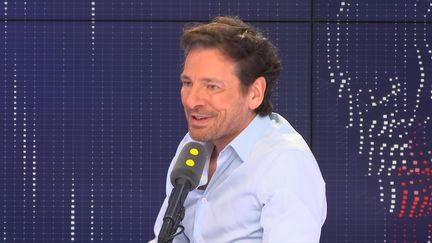 Le directeur de franceinfo TV dit croire au "pluralisme, à la concurrence dans l'information". (FRANCEINFO / RADIOFRANCE)