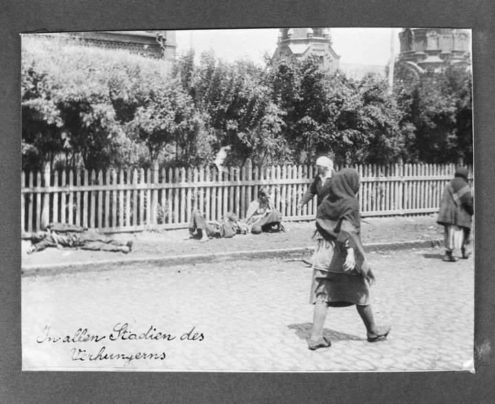 L'Autrichien Alexander Wienerberger, installé à Kharkiv (Ukraine) en 1933, est parvenu à transmettre des images de la Grande Famine provoquée par Staline. (ALEXANDER WIENERBERGER / MUSEE NATIONAL DE L'HOLODOMOR)