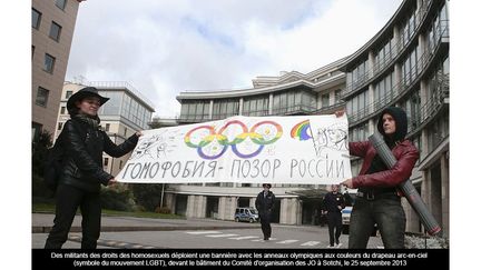 Suite à une loi russe, discriminatoire envers la communauté homosexuelle, les militants occidentaux ont appelé au boycott des JO. Mais comme Vladimir Poutine ne veut pas un seul incident pendant les Jeux, un décret officiel a été publié en août 2013 interdisant tout rassemblement ou toute manifestation.
  (REUTERS/Tatyana Makeyeva)