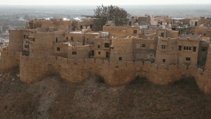 Inde : à la découverte de la forteresse de Jaisalmer, comparée à la cité fortifiée de Carcassonne