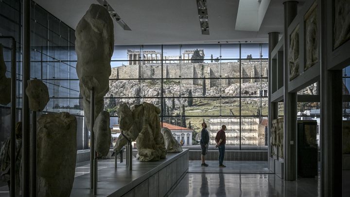 Le musée de l'Acropole d'Athènes dans l'attente d'un retour des marbres conservés à Londres. (LOUISA GOULIAMAKI / AFP)