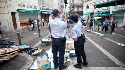 Op&eacute;ration de police dans le quartier de Noailles, &agrave; Marseille (Bouches-du-Rh&ocirc;ne), le 18 septembre 2011. (MAGNIEN / SIPA)