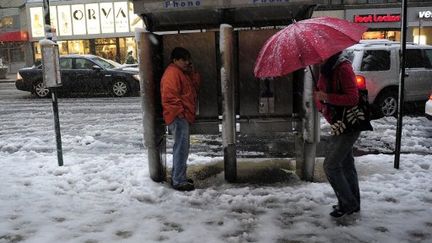 Les New Yorkais ont été surpris par la neige le 29 octobre 2011. (EMMANUEL DUNAND / AFP)