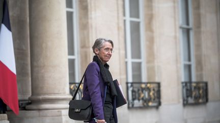 La ministre du Travail, Elisabeth Borne, à la sortie de l'Elysée, le 15 décembre 2021. (ARTHUR NICHOLAS ORCHARD / HANS LUCAS / AFP)