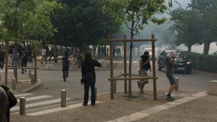 Les affrontements au&nbsp;rond point de la pr&eacute;fecture &agrave; Bastia (Haute-Corse), le 10 mai 2014. (FRANCE 3 VIA STELLA)