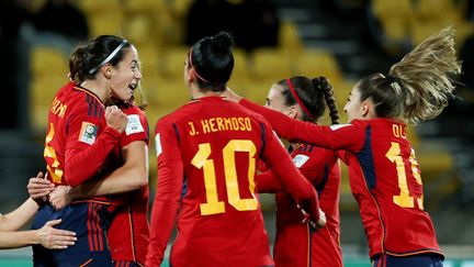 Les joueuses espagnoles célèbrent un but face au Costa Rica, à Wellington, le 21 juillet 2023. (MARTY MELVILLE / AFP)