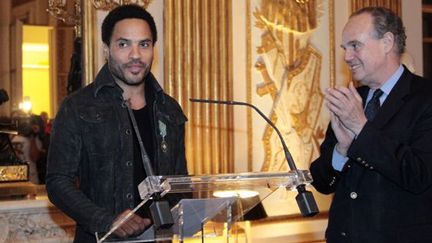 Lenny Kravitz et Frédéric Mitterrand
 (AFP / DEMARTHON)