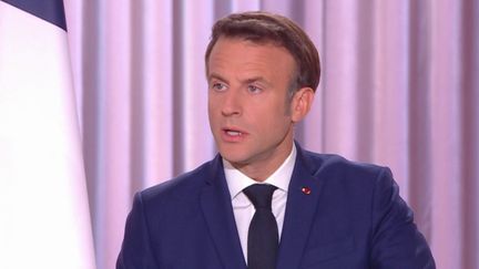 Politique : Emmanuel Macron réinvesti président de la République (FRANCE 3)