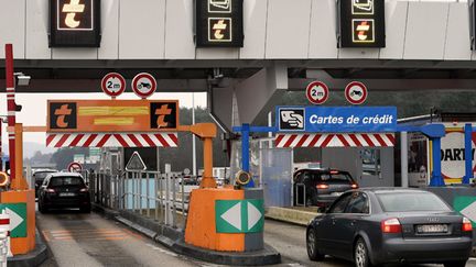 &nbsp; (Le groupe de travail préconise notamment que les concessionnaires d’autoroutes participent davantage au financement des infrastructures © Maxppp)