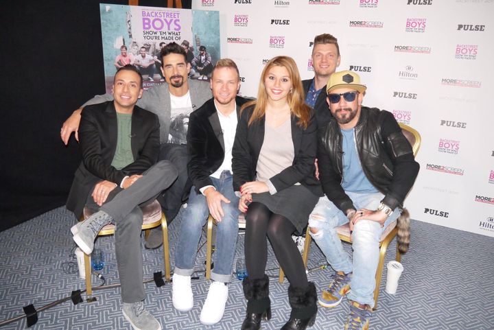 Emma, au milieu des Backstreet Boys. (Photo Personnelle / Emma)