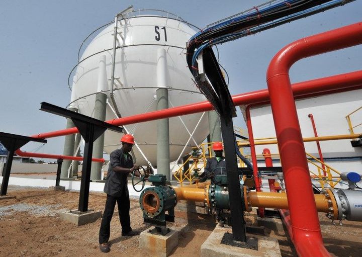 Site d'hydrocarbures à Abidjan (Côte d'Ivoire) (SIA KAMBOU / AFP)