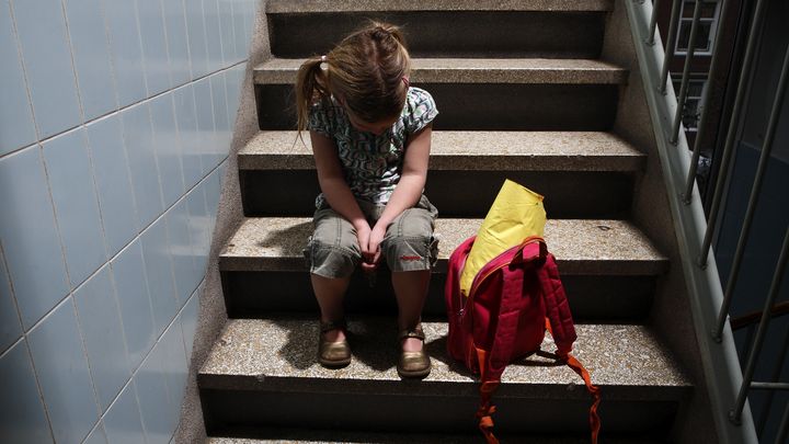 En France, "il est permis d'isoler de ses camarades, momentan&eacute;ment et sous surveillance, un enfant difficile", selon une circulaire de 1991. (ROOS KOOLE / ANP / AFP)