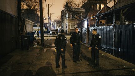 La police de Chicago sur une scène de crime près du parc Humboldt, le 10 mars 2019. (JIM VONDRUSKA / NURPHOTO / AFP)