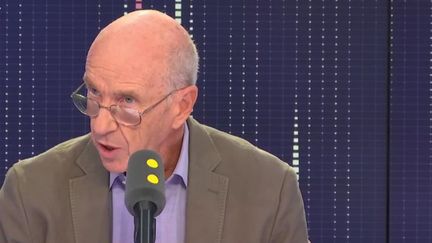 André Grimaldi, professeur émérite de diabétologie au CHU de la Pitié-Salpêtrière à Paris, invité de franceinfo le 18 septembre 2018. (RADIO FRANCE / FRANCE INFO)