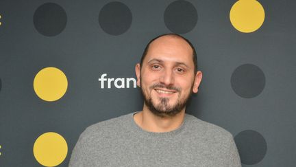 Karim Rissouli, présentateur de "C Politique" sur France 5. (JEAN-CHRISTOPHE BOURDILLAT / RADIO FRANCE)