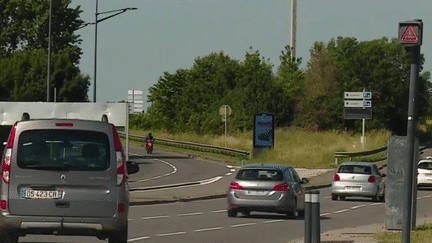 Environnement : moins de contraintes dans certaines villes pour les zones à faibles émissions (France 2)