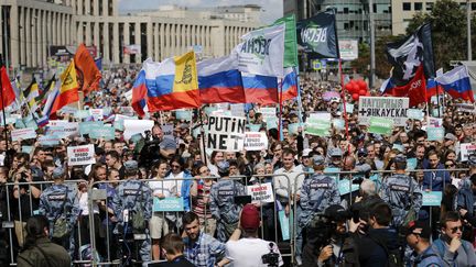 Des partisans de l'opposition manifestent à Moscou, le 20 juillet 2019. (MAXIM ZMEYEV / AFP)