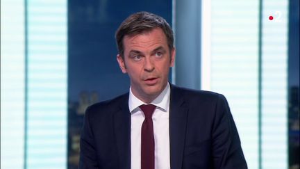 Olivier Véran est invité du journal de 20 heures sur&nbsp;France 2, le 1er mars 2021. (FRANCE 2)