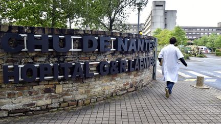 Entrée de l'hôpital Laennec en mai 2015 à Nantes. (GEORGES GOBET / AFP)