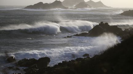 La mer Méditerranée déchaînée au large d'Ajaccio (Corse-du-Sud), le 21 février 2022. (PASCAL POCHARD-CASABIANCA / AFP)