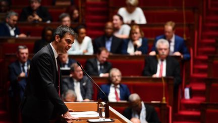 Le ministre de la Santé Olivier Véran lors du débat sur la réforme des retraites, le 17 février 2020. (CHRISTOPHE ARCHAMBAULT / AFP)