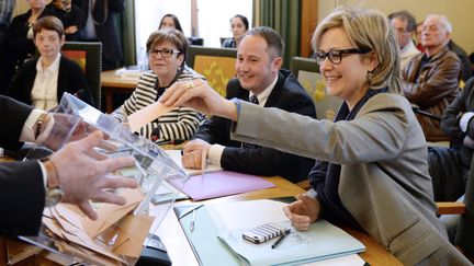 La pr&eacute;sidente du conseil d&eacute;partemental de la Creuse, Val&eacute;rie Simonet (Les R&eacute;publicains), &agrave; Gu&eacute;ret, le 2 avril 2015. (PASCAL LACHENAUD / AFP)