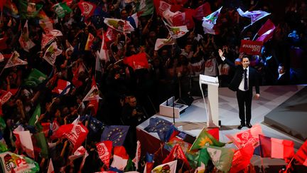 Benoît Hamon lors de son meeting à Paris Bercy le 19 mars 2017. (OLIVIER CORSAN / MAXPPP)