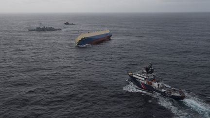 Le cargo "Modern Express" à la dérive le 28 janvier 2016 dans le Golfe de Gascogne. (REUTERS)