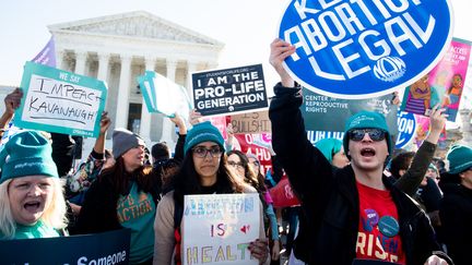 Manifestation des activitstes pro-choix devant la cour suprême des Etats-Unis, à Washington, le 4 mars 2020. (SAUL LOEB / AFP)