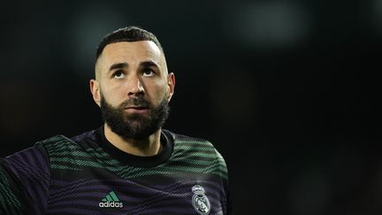 L'international français, Karim Benzema, lors de l'échauffement avant le match de la Coupe du roi, entre le Real Madrid et le Real Betis, le 5 mars 2023 à Séville, en Espagne. (JOSE BRETON / AFP)