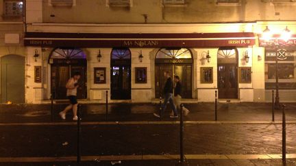 &nbsp; (Le pub du Vieux-Nice devant lequel s'est déroulé la bagarre © Lisa Melia/Radio France)