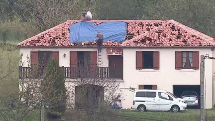 De nouvelles intempéries ont eu lieu en Dordogne, mardi 21 juin. Dans certaines communes, la grêle a tout détruit. Un appel à la solidarité a été lancé pour venir en aide aux habitants.&nbsp; (CAPTURE ECRAN FRANCE 2)