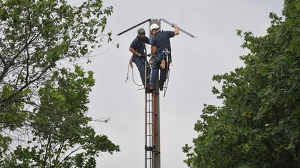 &nbsp; (Quelque 10.500 foyers sont privés d'électricité en Aquitaine et Midi-Pyrénées © MAXPPP)