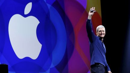 Tim Cook, directeur g&eacute;n&eacute;ral d'Apple, lors de la conf&eacute;rence Keynote du 8 juin 2015, &agrave; San Francisco (Etats-Unis), au cours de laquelle il avait annonc&eacute; le lancement d'Apple Music. (ROBERT GALBRAITH / REUTERS)