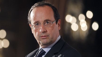 Fran&ccedil;ois Hollande, candidat PS &agrave; la pr&eacute;sidentielle, prononce un discours &agrave; Paris le 29 novembre 2011. (PATRICK KOVARIK / AFP)