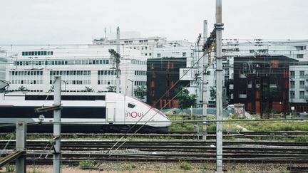 Emploi : des suppressions de postes gâchent l'anniversaire du TGV