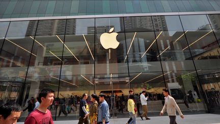 Un magasin Apple &agrave; Shenyang (Chine), le 10 mai 2015. (YAN BO / IMAGINECHINA / AFP)