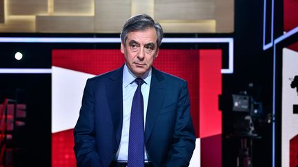 François Fillon sur le plateau de France 2, à Saint-Cloud (Hauts-de-Seine), le 30 janvier 2020. (MARTIN BUREAU / AFP)