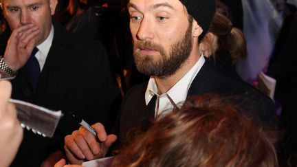 l'acteur britannique Jude Law, le 9 d&eacute;cembre 2011 &agrave; Londres (Royaume-Uni). (CITIZENSIDE.COM / AFP)