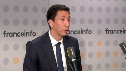 Othman Nasrou, secrétaire d'État chargé de la citoyenneté et de la lutte contre les discriminations, le 29 novembre 2024. (FRANCEINFO / RADIO FRANCE)