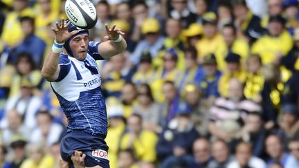 Le Castrais Christophe Samson, pendant la demi-finale du Top 14, le 25 mai 2013, &agrave; Nantes. (JEAN-SEBASTIEN EVRARD / AFP)