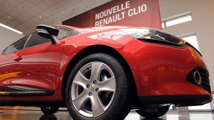 La Clio IV de Renault, pr&eacute;sent&eacute;e &agrave; Paris le 27 juillet 2012. C'est gr&acirc;ce &agrave; ce mod&egrave;le, notamment, que la marque a enregistr&eacute;&nbsp;un bond de ses immatriculations de 18,1% en septembre 2013. (ERIC PIERMONT / AFP)