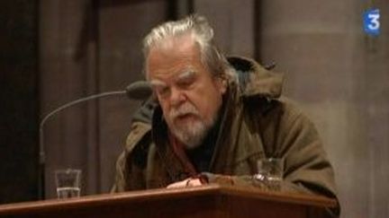 Michael Lonsdale, un homme, des dieux et le public à la cathédrale de Strasbourg
 (Culturebox)